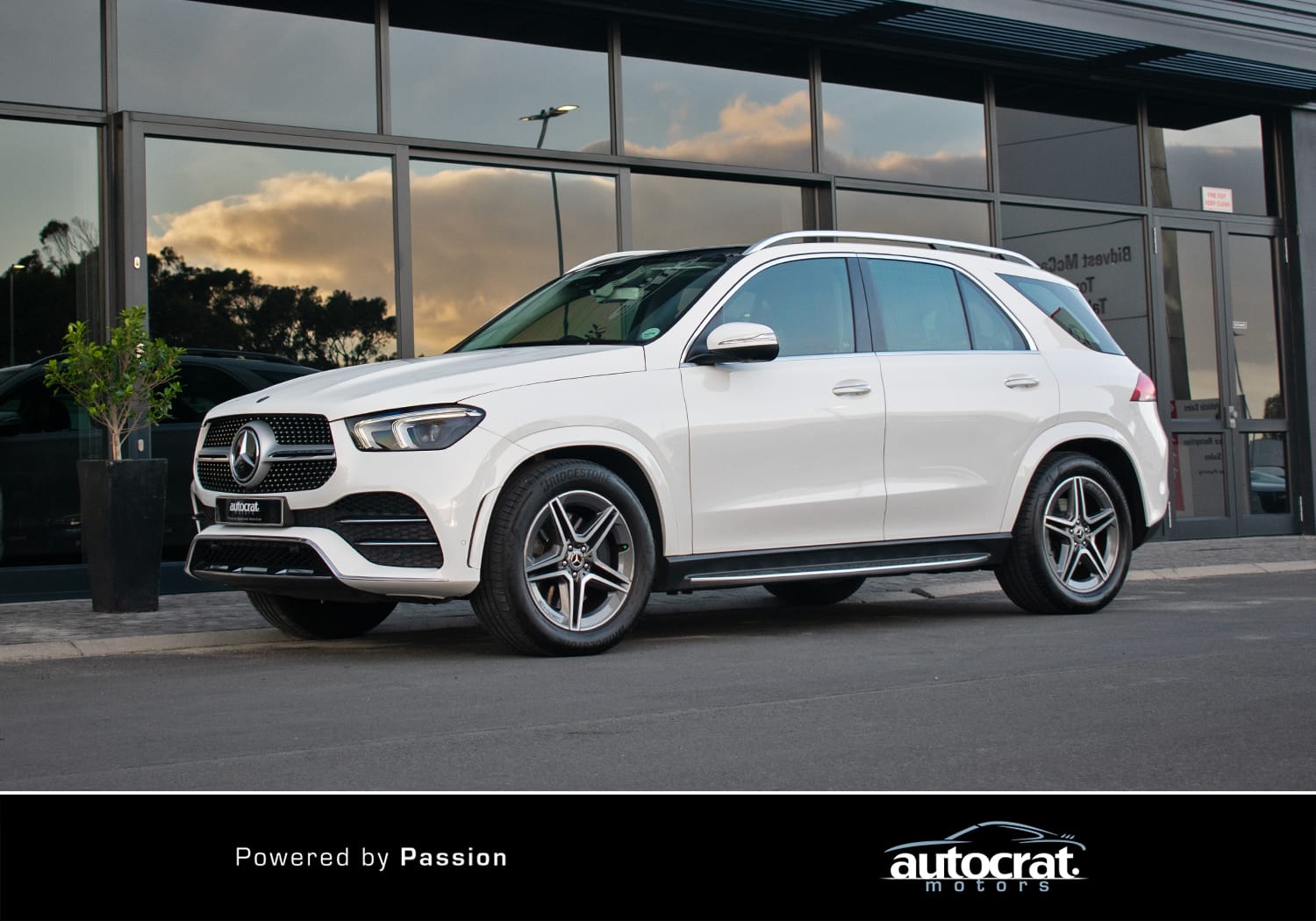 2020 Mercedes-Benz GLE300d 4Matic AMG Line — photo 2