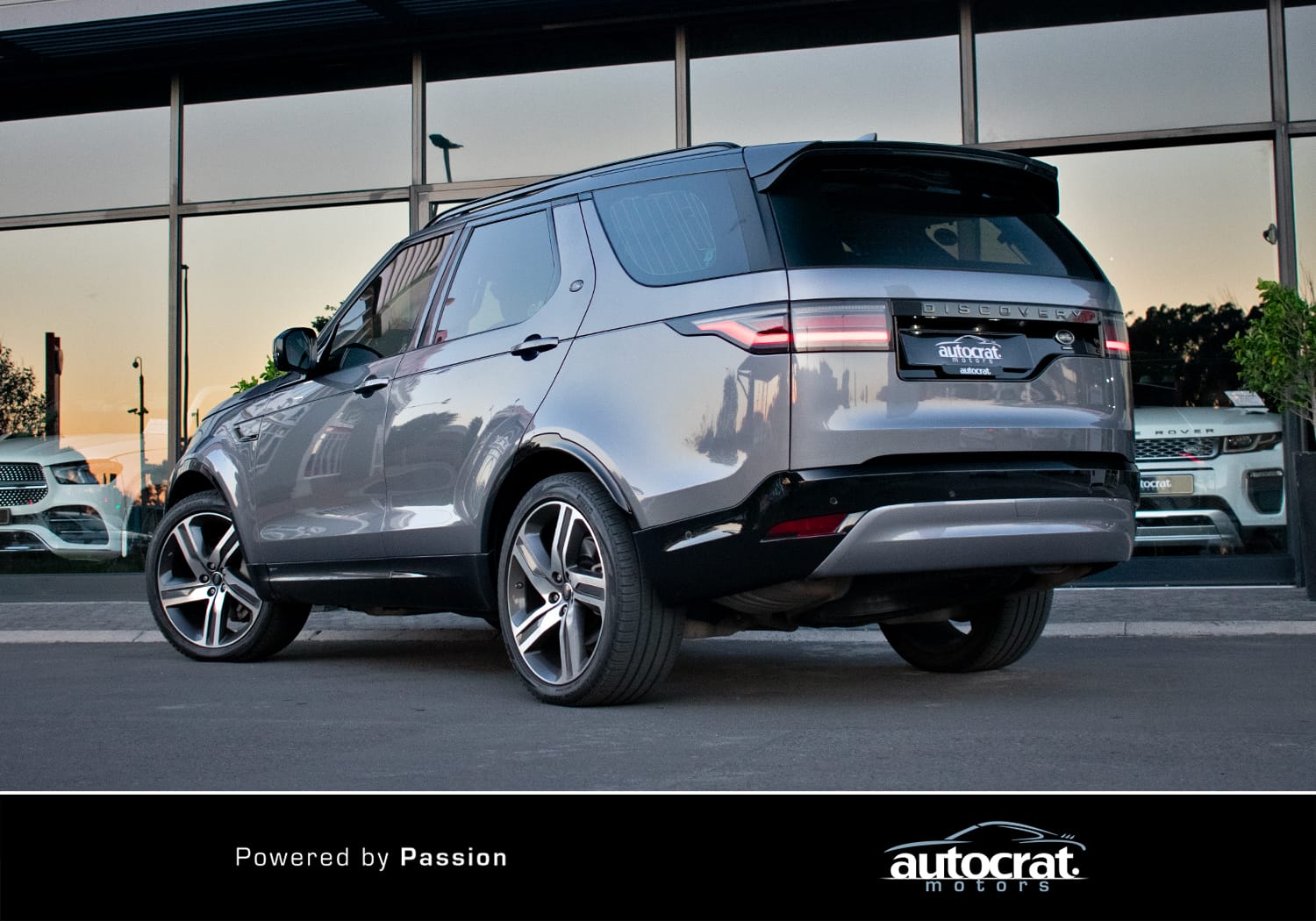 2021 Land Rover Discovery D300 R-Dynamic HSE — photo 6