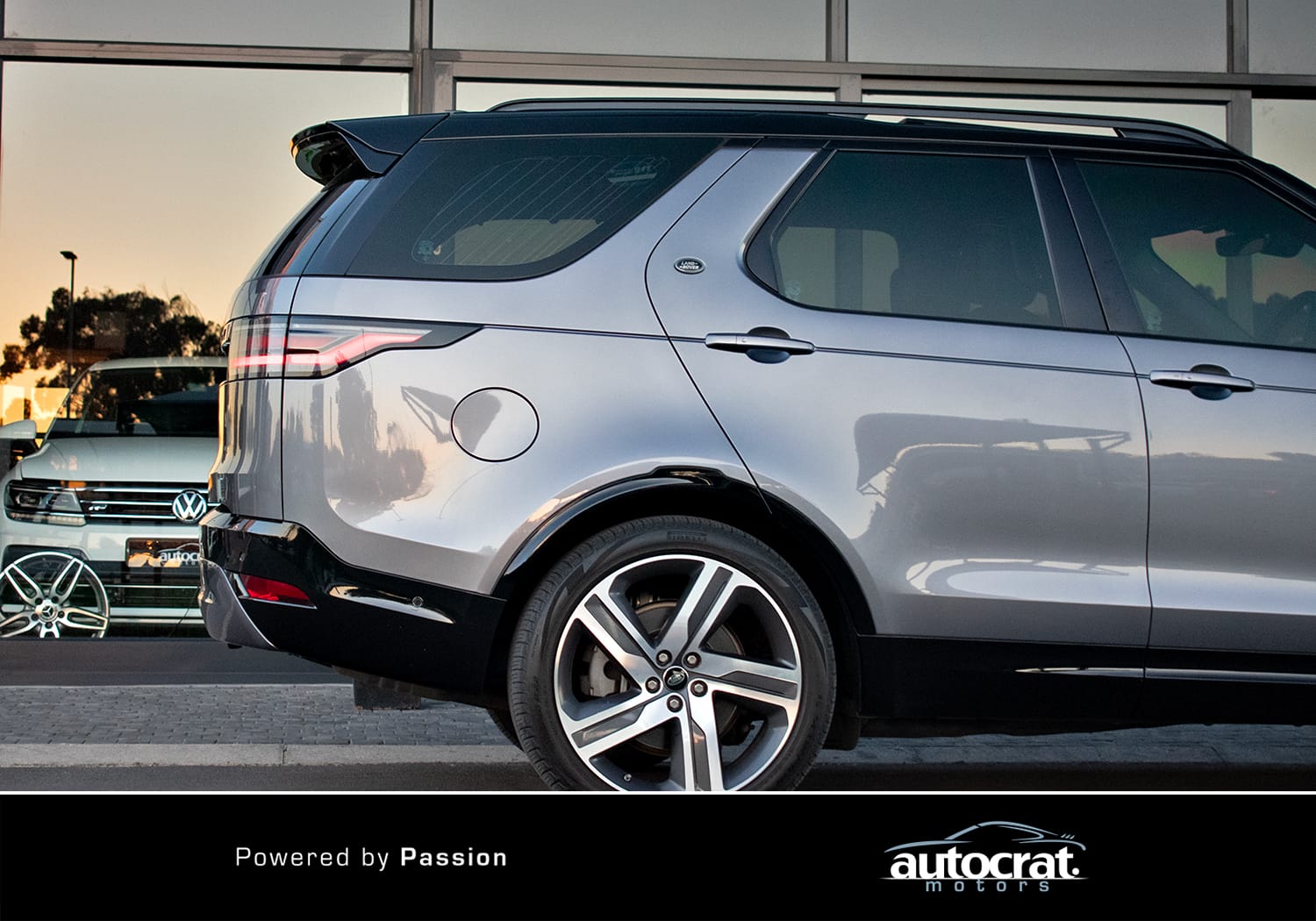 2021 Land Rover Discovery D300 R-Dynamic HSE — photo 9